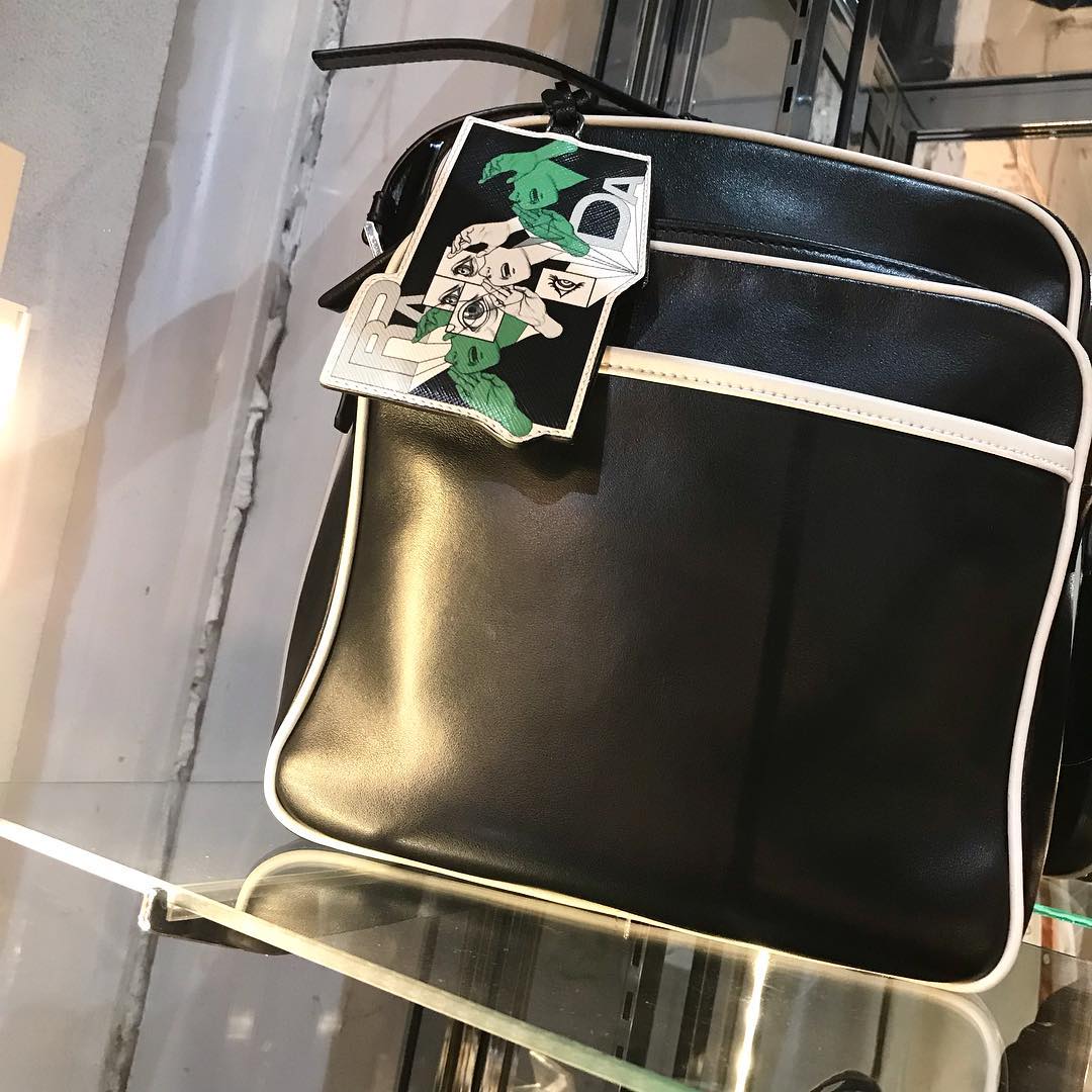 PRADA 18SS Leather Messenger Bag