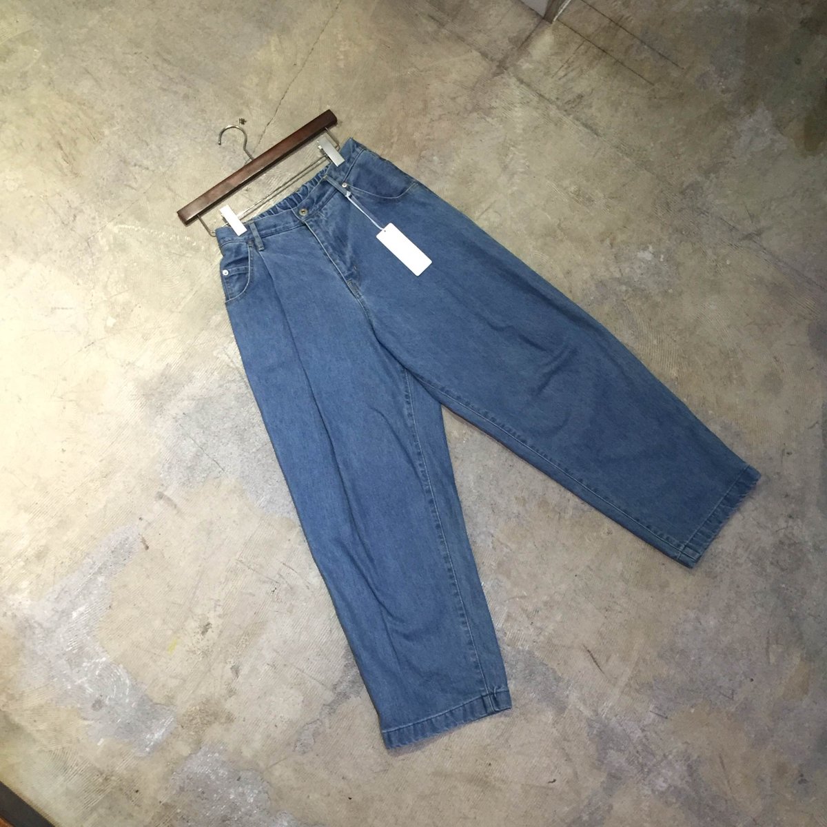 NEON SIGN WIDE DENIM SLACKS PANTS