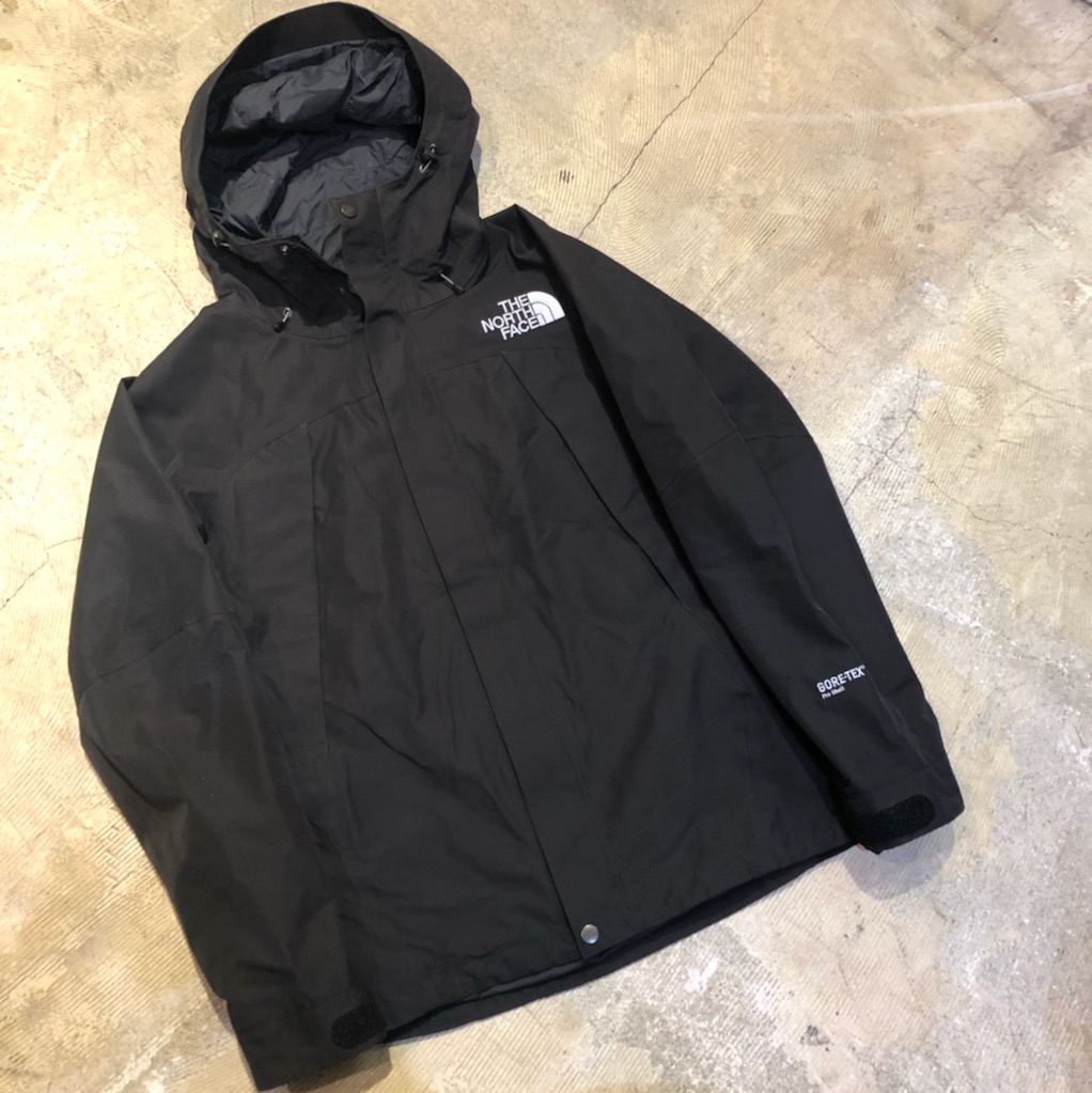 THE NORTH FACE MOUNTAIN JACKET