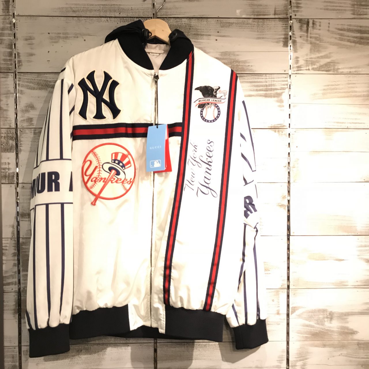 GUCCI ×NY Yankees 18AW 日本15着限定ヤンキースワッペンナイロンフードジャケット